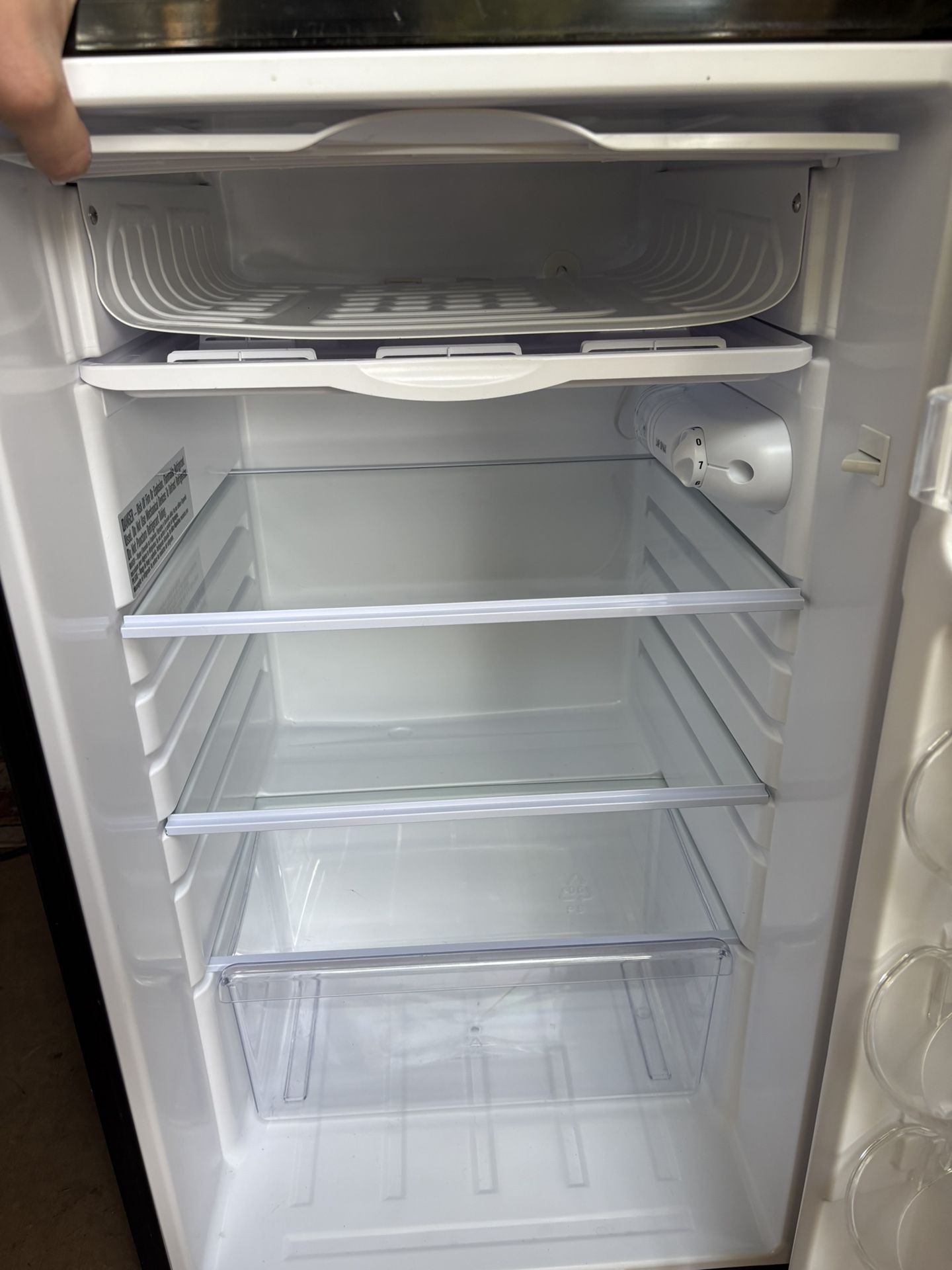 Magic Chef 4.4 Large Mini Fridge