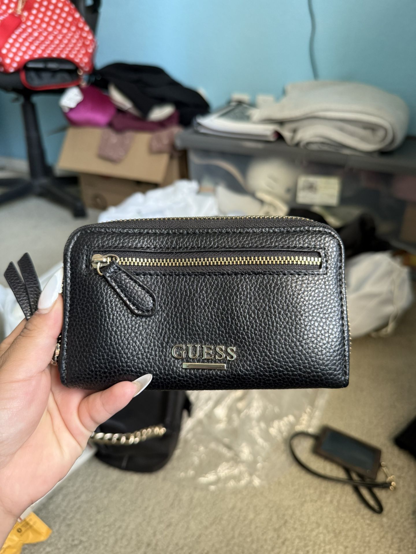 guess wallet