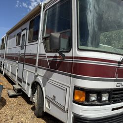 1990 Overland Motorhome Oshkosh 