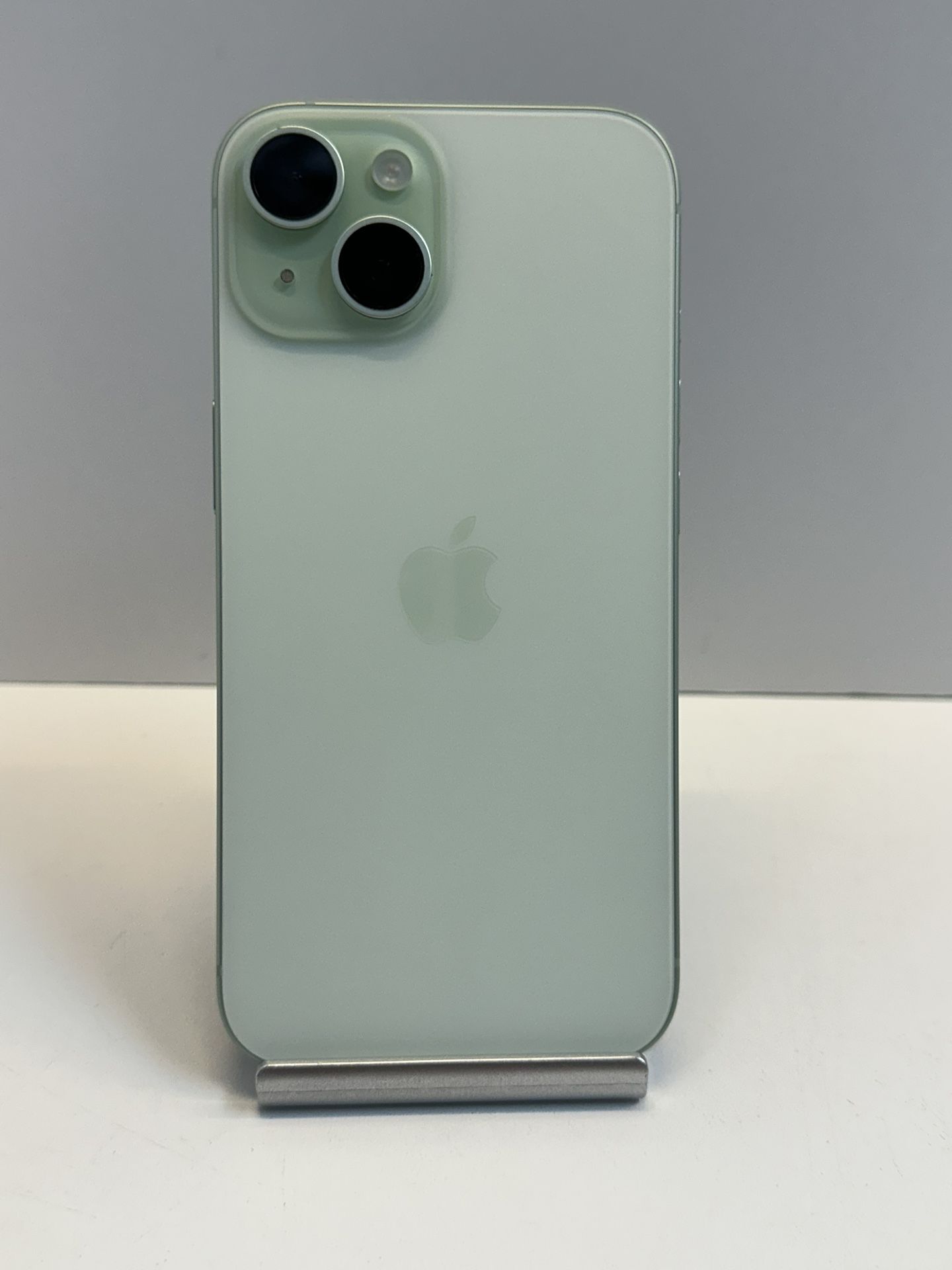 Apple iPhone 15 128gb. ( Fully Unlocked )