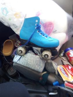 Selling Size 7 Skates  Brand New Wheels Light Up !
