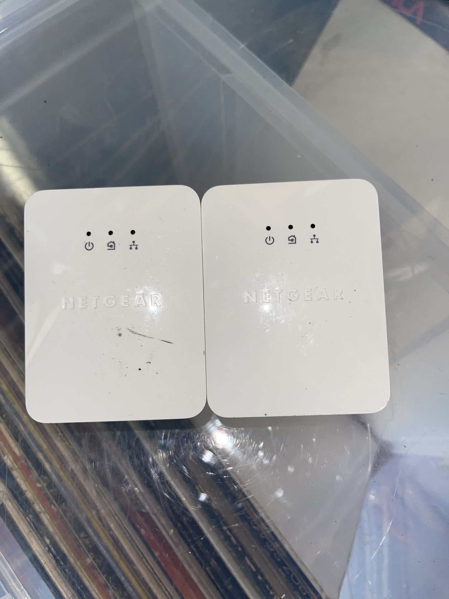 2 - NETGEAR XAV2001 Powerline AV 200 Ethernet Adapter