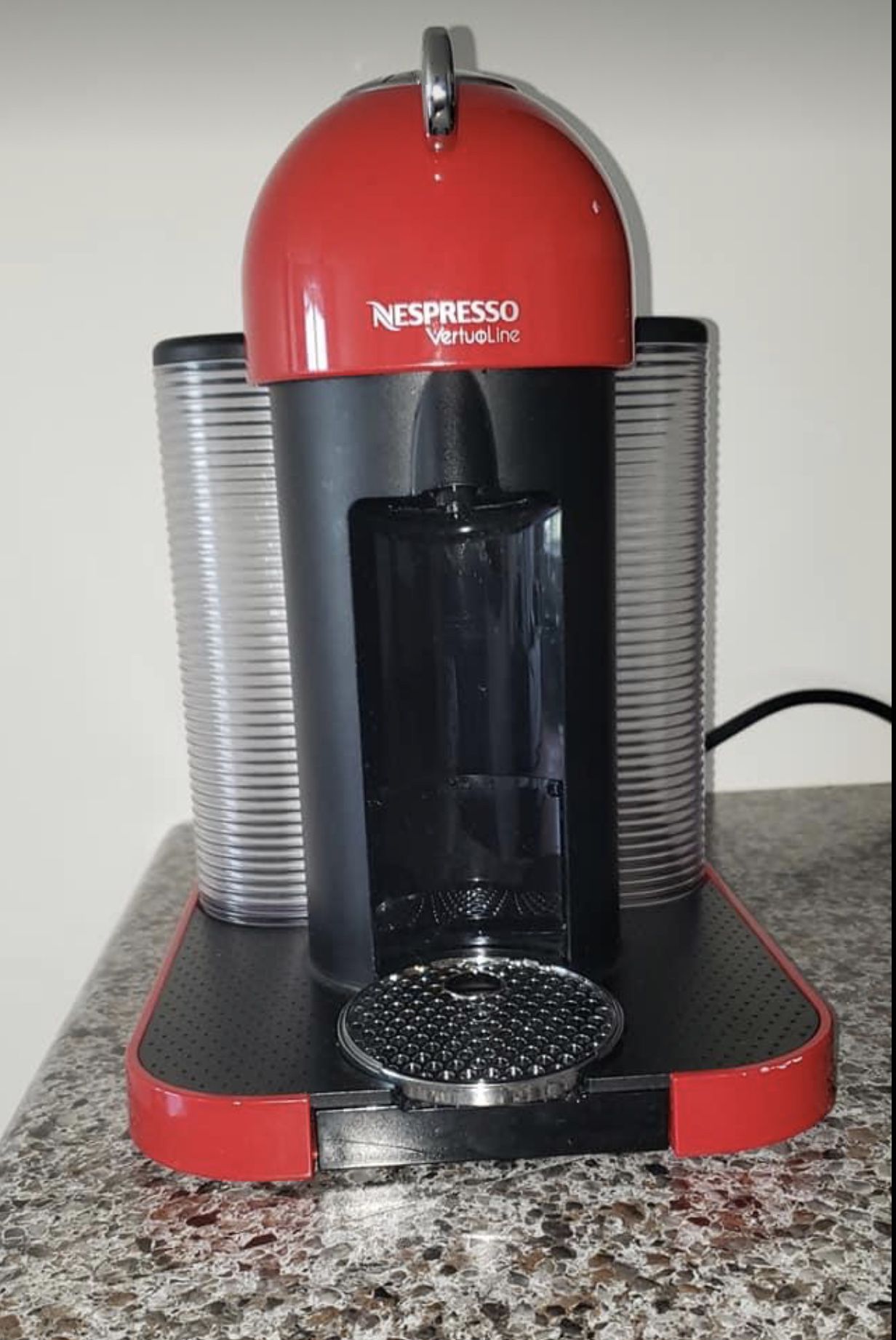 Nespresso VeturoLine coffee maker! Works great! Must pick up.