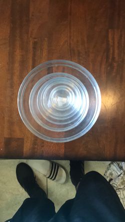 8 Glass mixing bowls