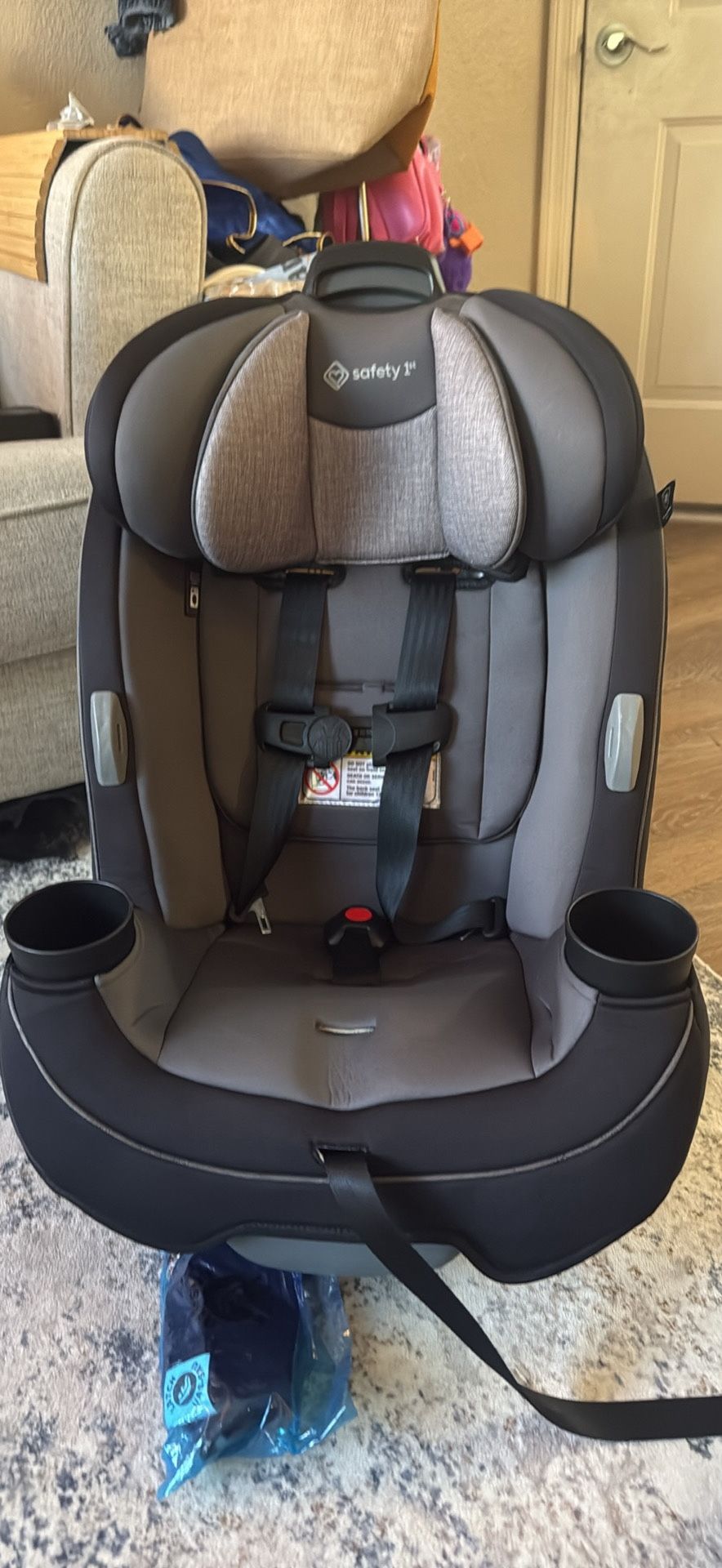 Brand New Safety 1st Grow and Go