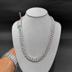 10K WHITE GOLD VVS ICED OUT CUBAN CHAIN | 273 GRAMS | 25 CT