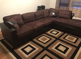 Brand new sectional with reversible chaise !!