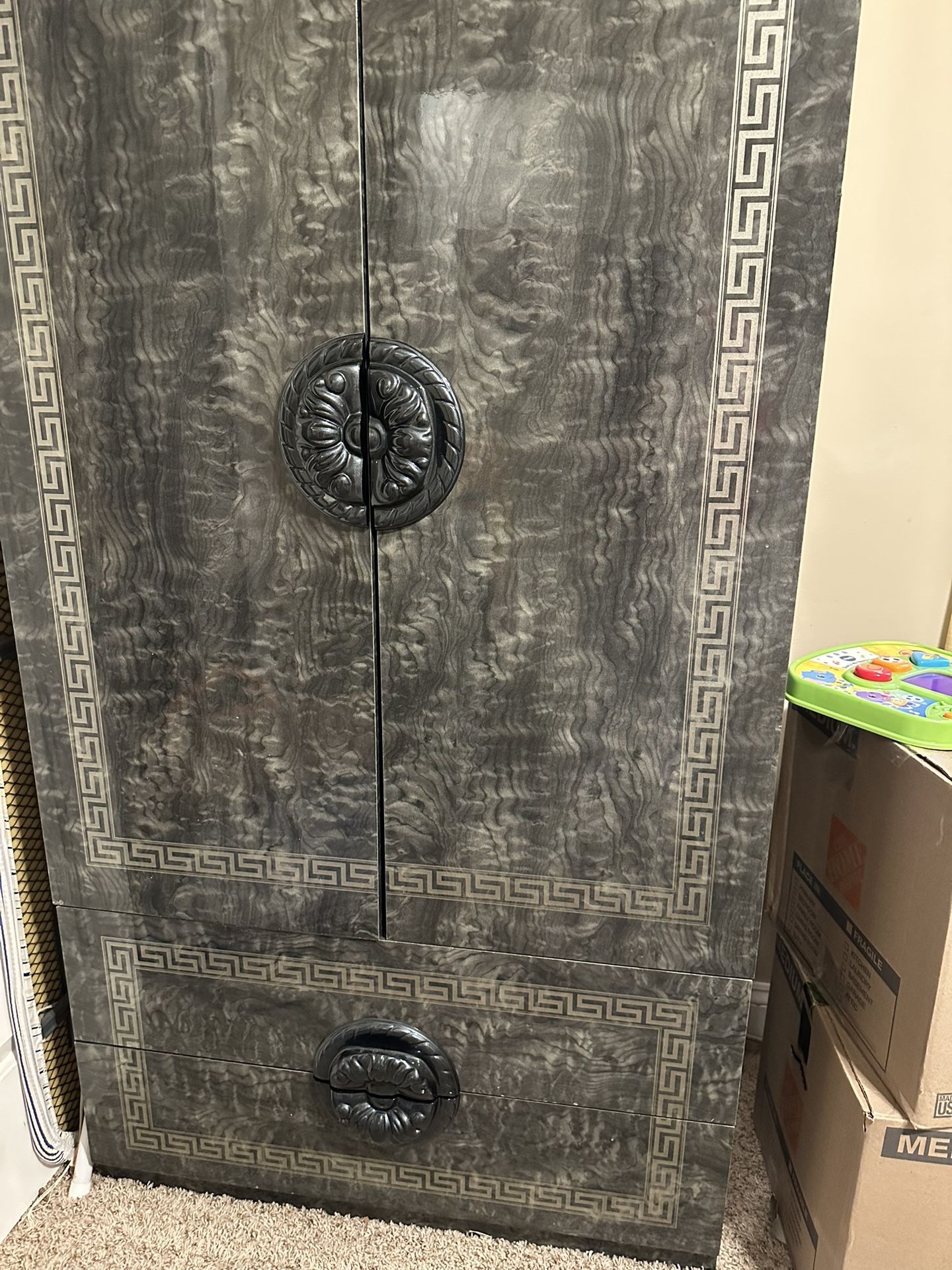 Door chest (armoire)