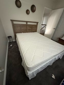 QUEEN/FULL BED