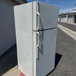 18.7cu ft TOP FREEZER REFRIDGERATOR