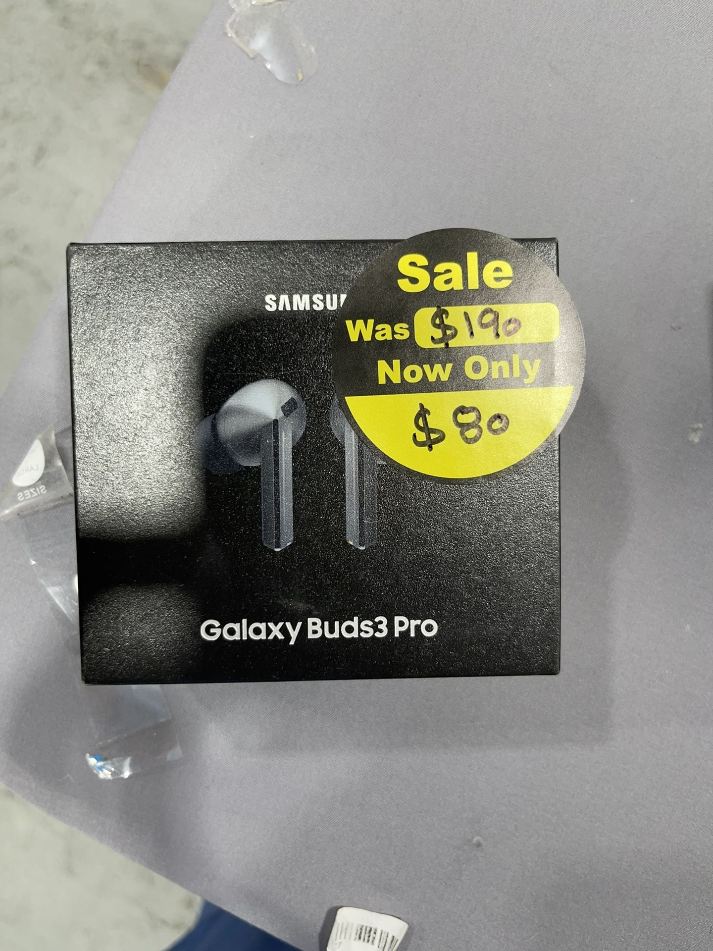 Samsung Galaxy Buds 3 Pro AI True Wireless Bluetooth Earbuds, Noise Cancelling, Sound Optimization, Redesigned Comfort Fit, Silver [US Version, Amazon