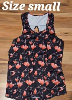 workout top size small