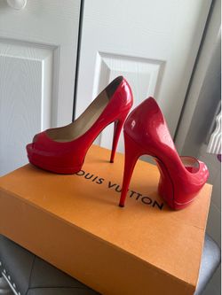 CHRISTIAN LOUBOUTIN Corazon Patent Leather Palais Royal 140 Peep-Toe Pumps Size 38 1/2 Red