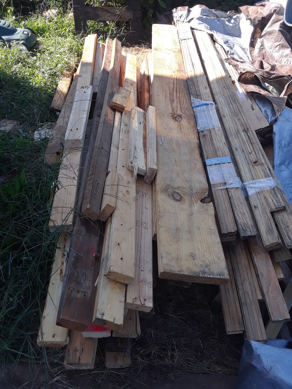 FREE Flooring hardwood and construction lumber lot(Bloomfield)