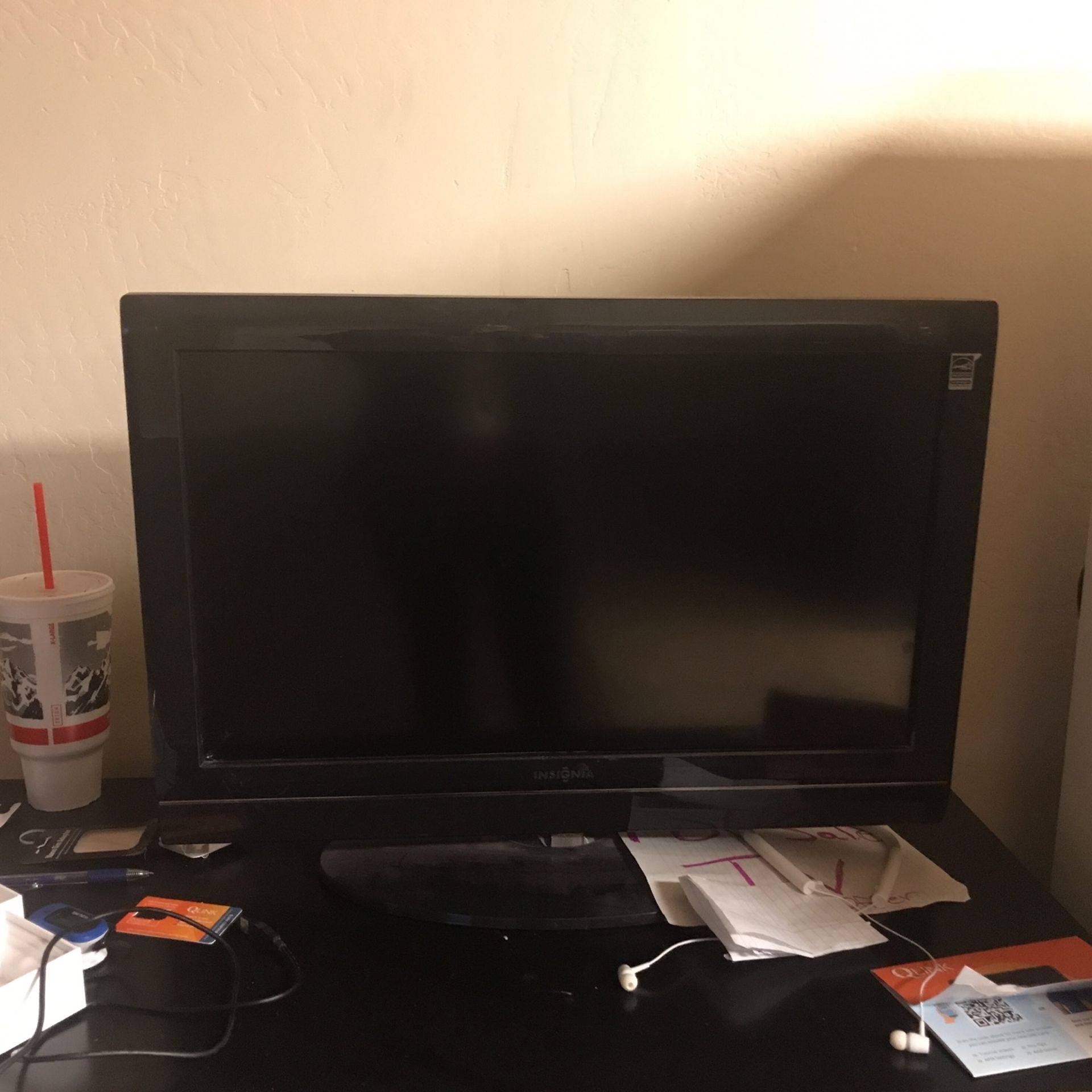 Insignia Flat Screen Tv Will Trade For A Apple Watch It Needs A Three Prong Power Cord I Lost It In When I Was Moveing To Jerome