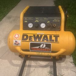  Dewalt   Electric Air Compressor Condition Very Good