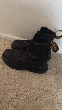 Barely used dr martens 8 US ladies 7 US men’s