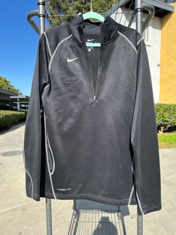 Nike therma-fit 1/4 zip pullover size small