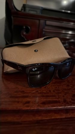 RAY BAN Sunglasses
