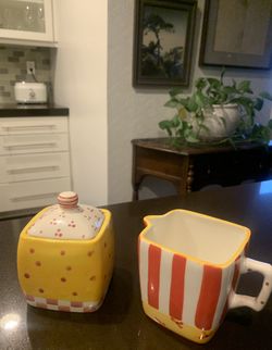 Anthro Style Creamer & Sugar Set 