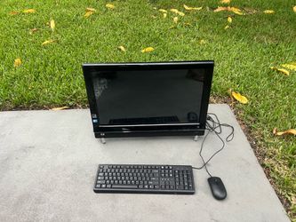 All in one hp computer windows 10 pro /930 gigs hard drive storage and 4 gigs rams  with camera