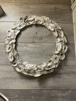 Round Oyster Shell Wreath