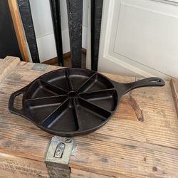 Lodge Cornbread Cast Iron Pan for Sale in Lynnwood, WA - OfferUp