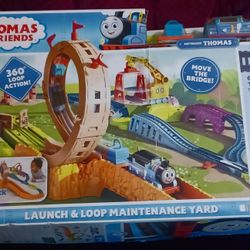 NEW Thomas & Friends Launch & Loop Maintenance Yard Carly the Crane Train Set
