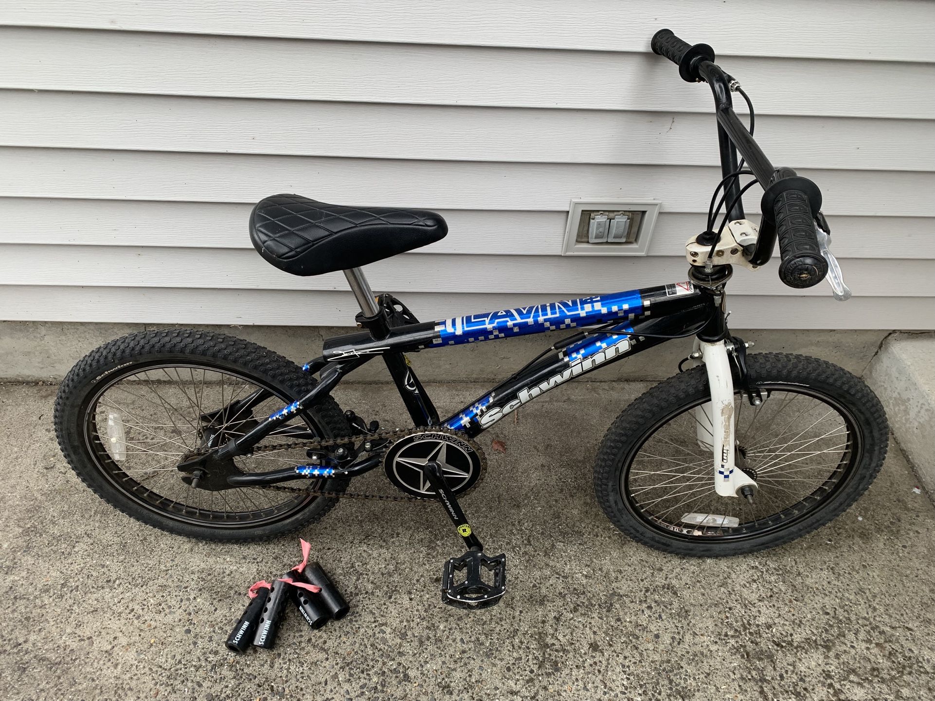 Schwinn Bike Ready To Ride- Bigger Than Looks On Photos