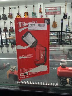 Milwaukee m12 Floodlight 💡 (WMP017540)