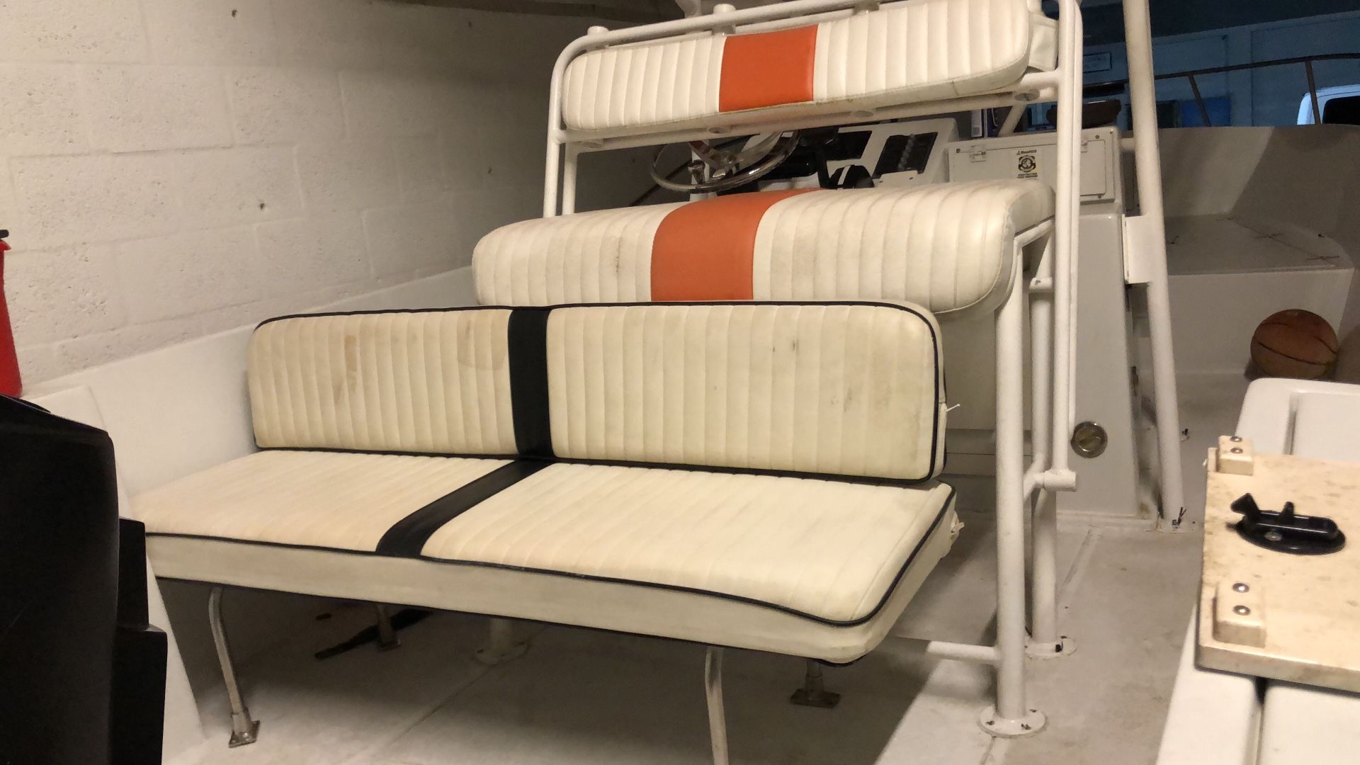 Rear boat bench seat