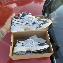 ASICS 