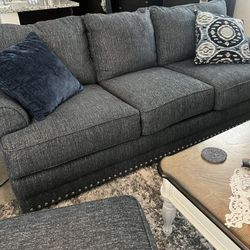Sofa / Chair & Ottoman