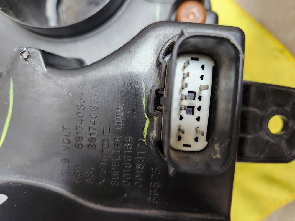 20152021 DODGE CHALLENGER LT LEFT SIDE HEADLIGHT XENON HID OEM PART(contact info removed)7AD