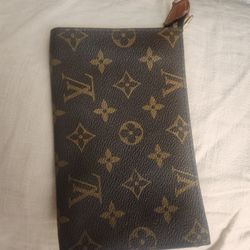 
Louis Vuitton Monogram Canvas Pouch
