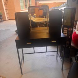 Vanity Makeup Desk