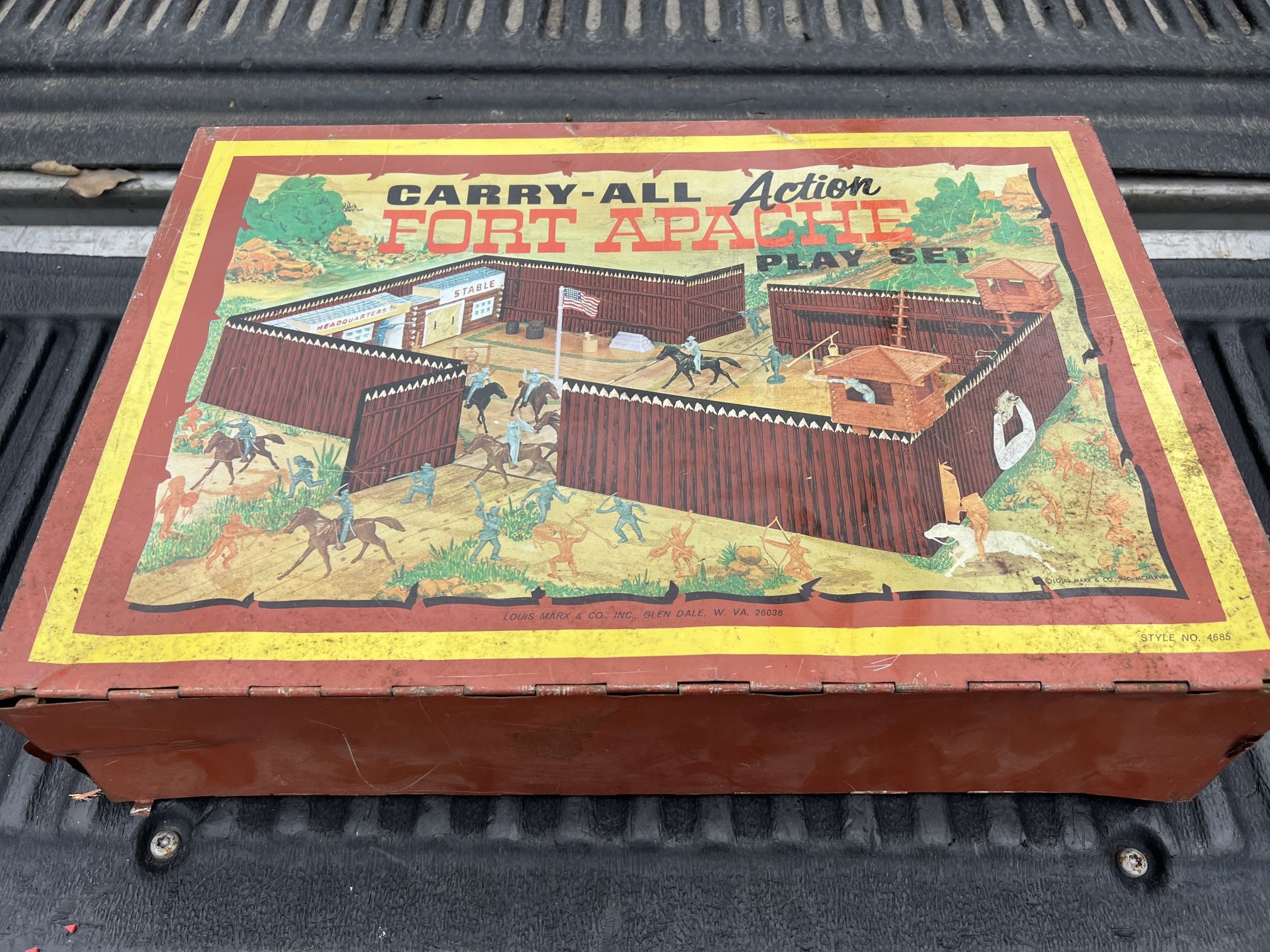 Marx Fort Apache 3681 Play Set Fort and pieces, Lot Of 80+ Pieces. Fort, Apache, cowboys and Indians western. Play set please see photos for co