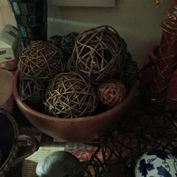 Beautiful Solid Wood Bowl W.wood Balls Decor Paid 75 Just Bowl Sell 16 Firm Look My Post Alot Items