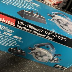 Makita 40V Max XGT Brushless Cordless 7-1/4 in. Circular Saw Kit