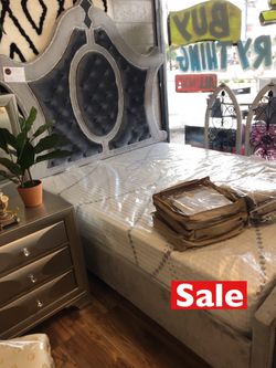 Gorgeous bedroom set with mattress and Boxspring