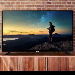 55"Samsung Tv Class TU CRYSTAL  UHD HDR Smart Tv With Remote ONLY Used For Few Month