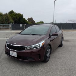 2017 Kia Forte LX - 6-Speed Manual - Reg Paid