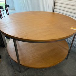 Modern Round Wood Coffee Table w/ Lower Shelf – Solid Build – Retail Display Piece