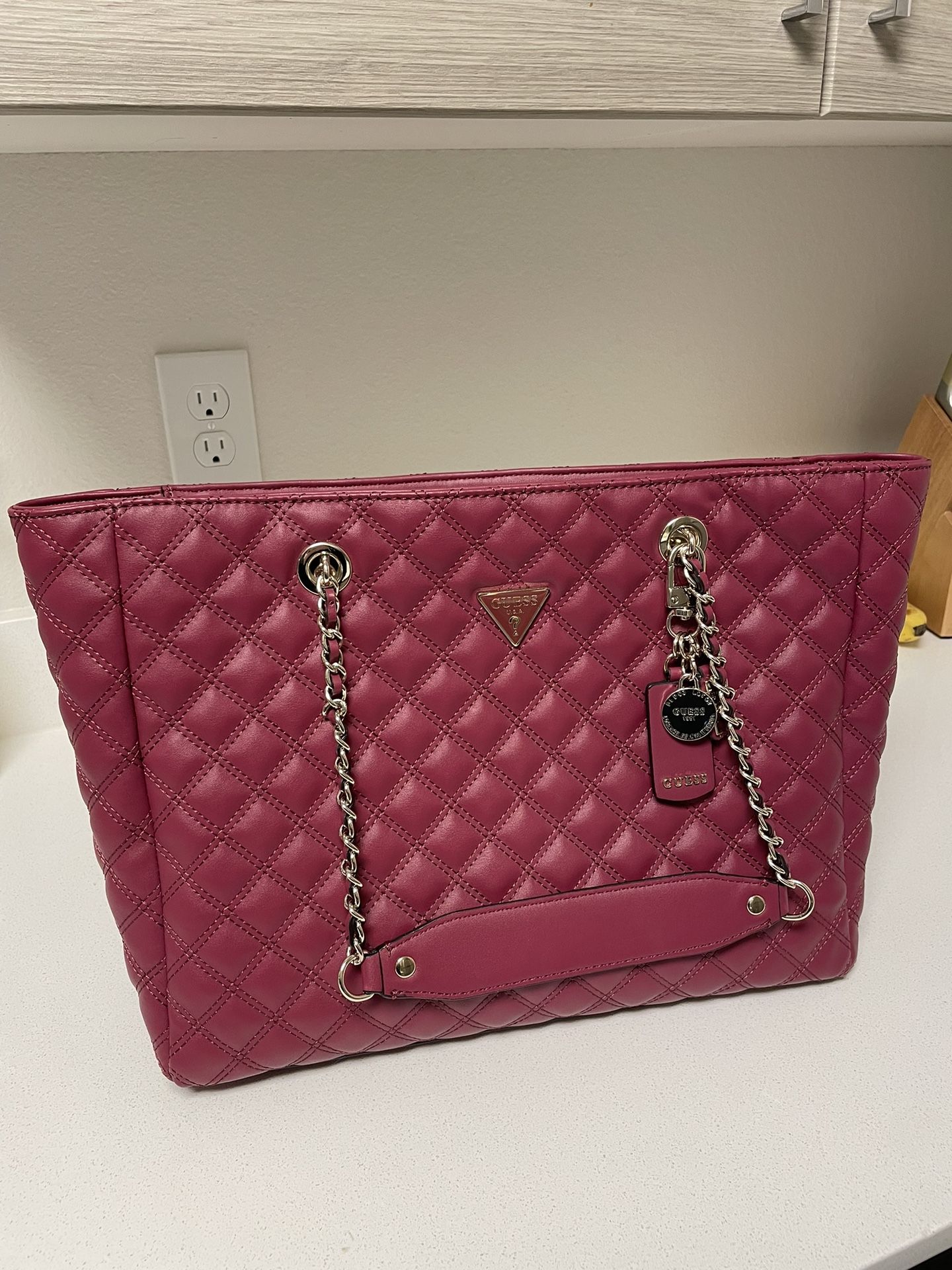 Guess Cessily Tote 