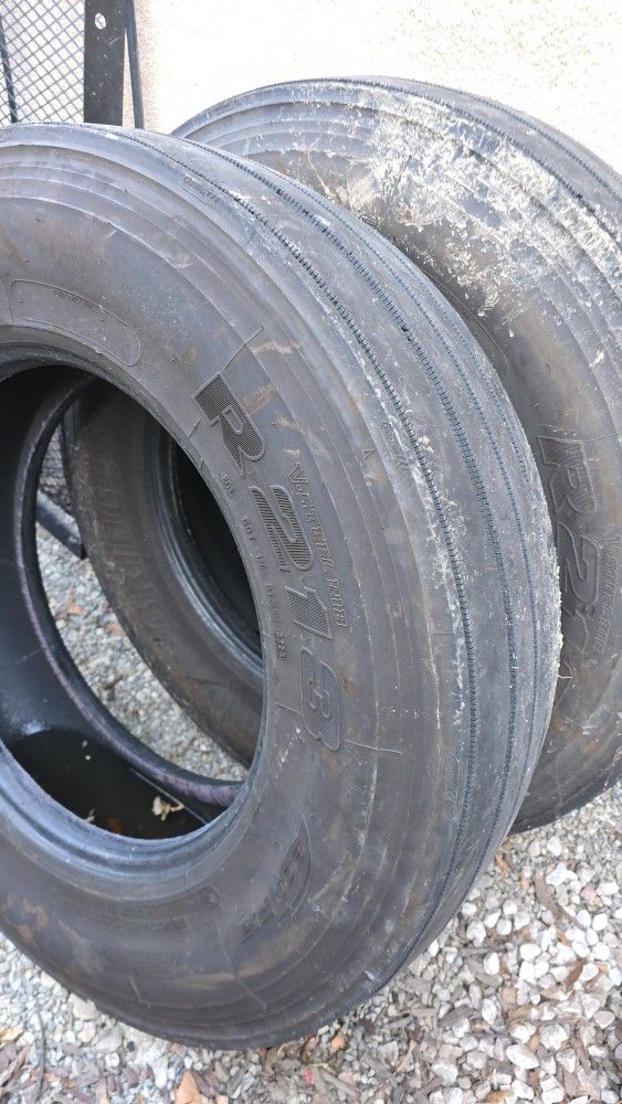 Commercial Truck Tires 