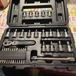 Craftsman mechanic tool set 45 pc check pic 1/4” hex combo drive flex head ratchet with 3/8” head  18 bit sockets (1) ect and 25 bits new in box $45 f