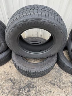 2 llantas 265/65R17  95% de vida