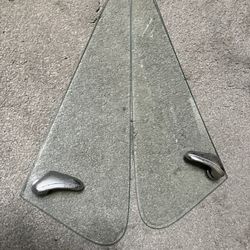 C10 Vent Window Glass 