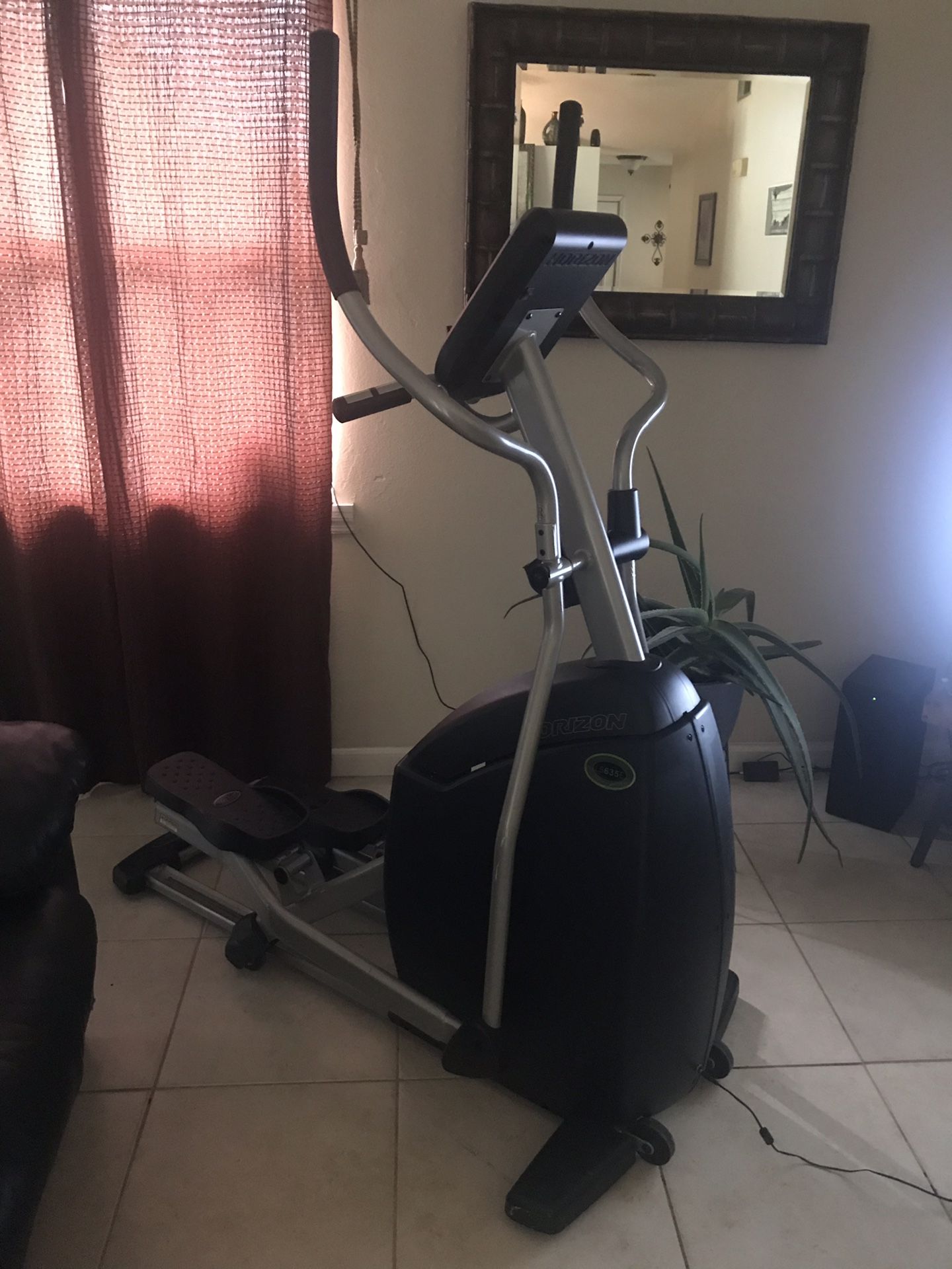 Elliptical workout machine