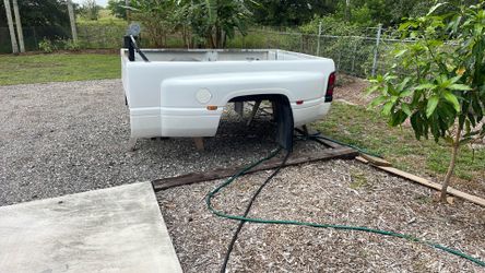 95 Dodge 8 foot Dooley pick up truck bed